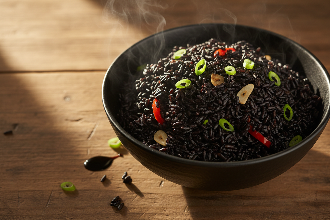 🍚🖤 Riz djon-djon haïtien – noir, parfumé & profondément savoureux